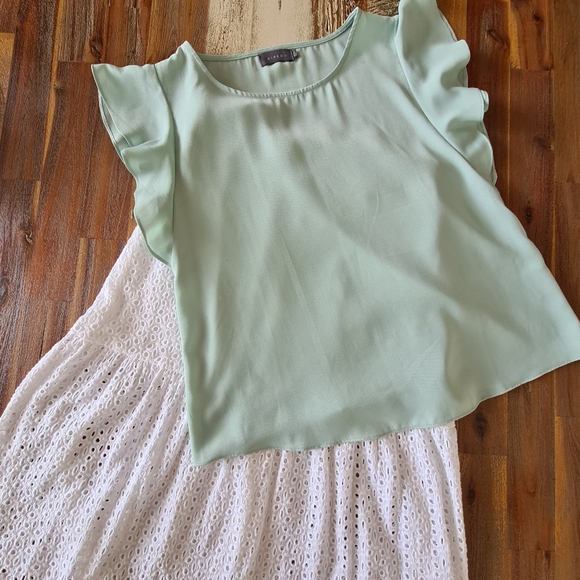 Pastel Green Ruffle Sleeve Top Size 10 - Picture 5 of 10